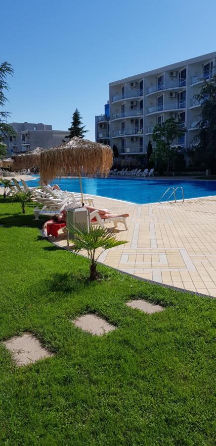 Apartment With Green Terrace Burgas Exterior photo