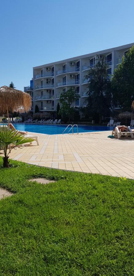 Apartment With Green Terrace Burgas Exterior photo