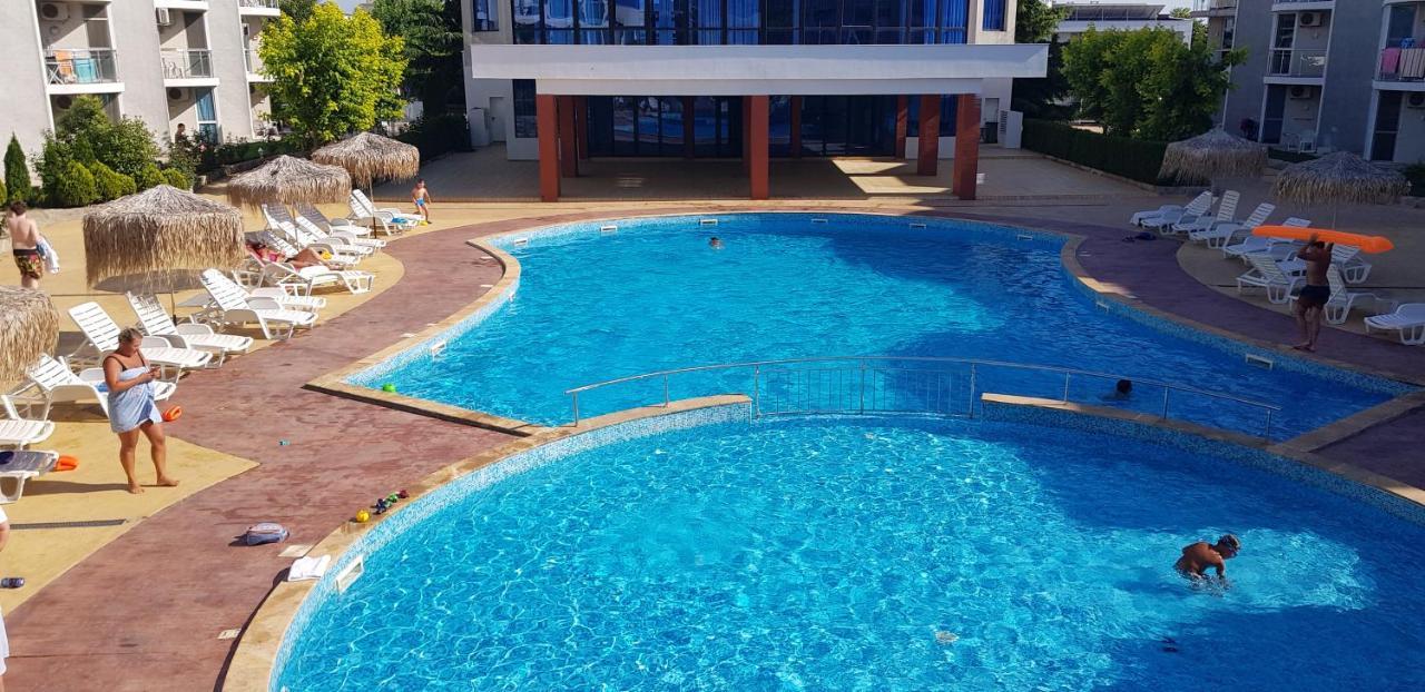 Apartment With Green Terrace Burgas Exterior photo